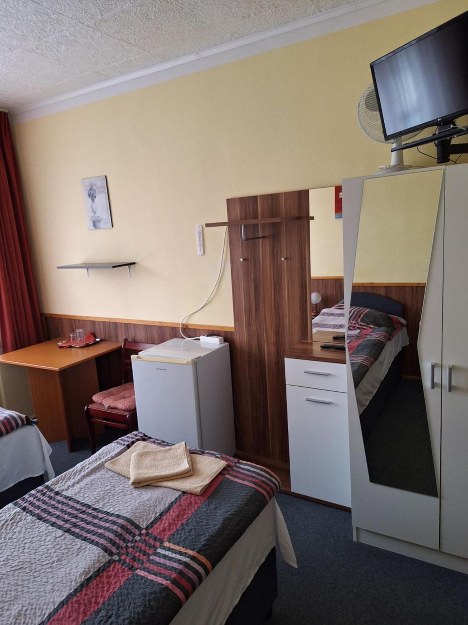 Grill Terasz Etterem Es Szallashely Mezokovesd Bagian luar foto