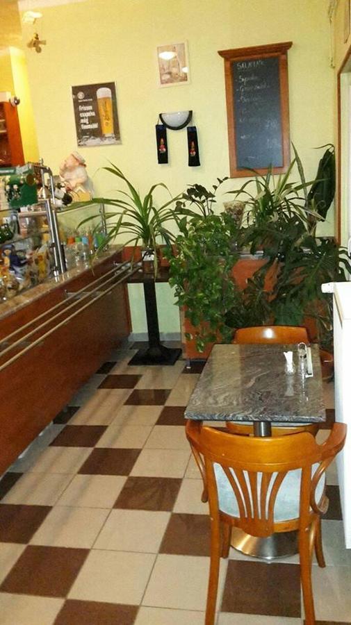 Grill Terasz Etterem Es Szallashely Mezokovesd Bagian luar foto