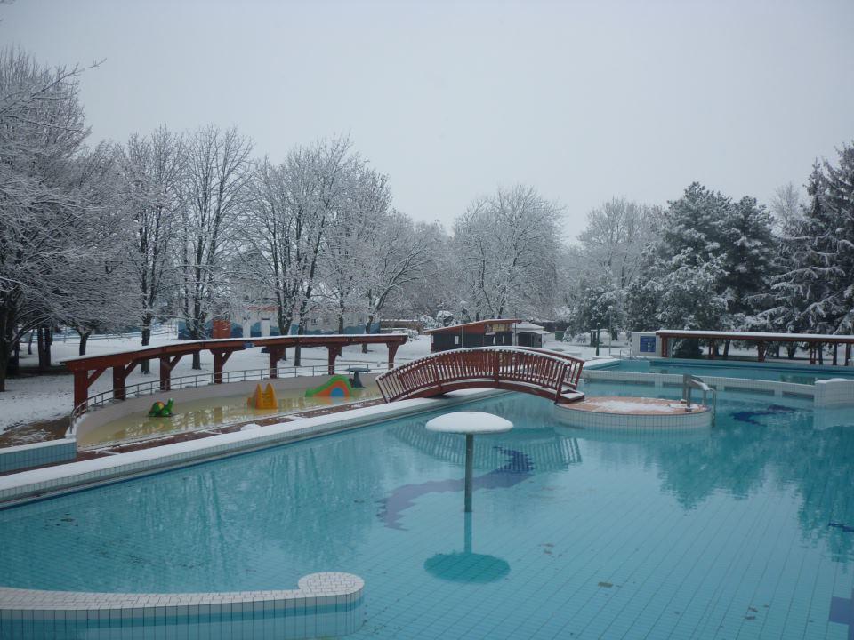 Grill Terasz Etterem Es Szallashely Mezokovesd Bagian luar foto