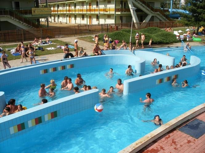 Grill Terasz Etterem Es Szallashely Mezokovesd Bagian luar foto