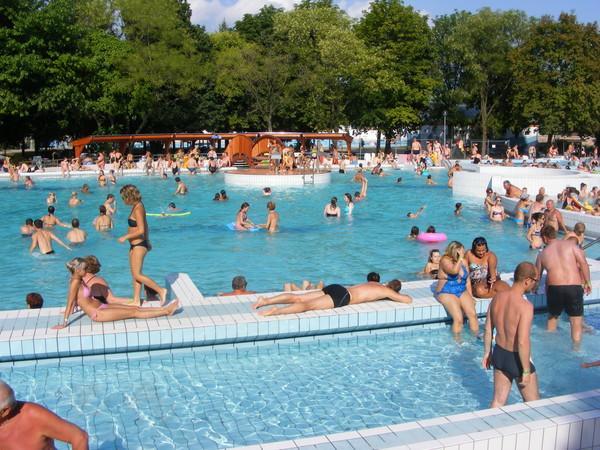 Grill Terasz Etterem Es Szallashely Mezokovesd Bagian luar foto