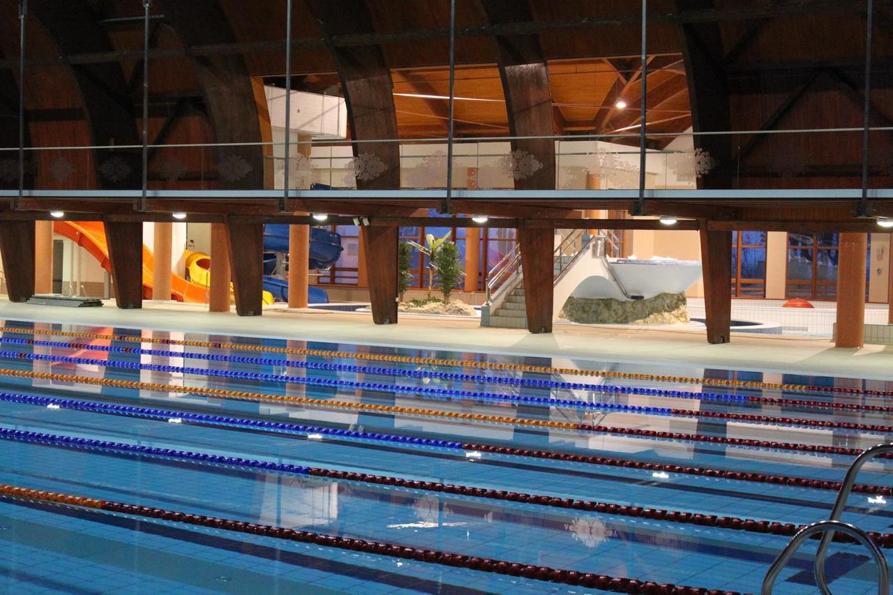 Grill Terasz Etterem Es Szallashely Mezokovesd Bagian luar foto
