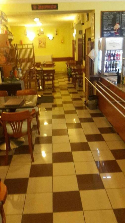 Grill Terasz Etterem Es Szallashely Mezokovesd Bagian luar foto